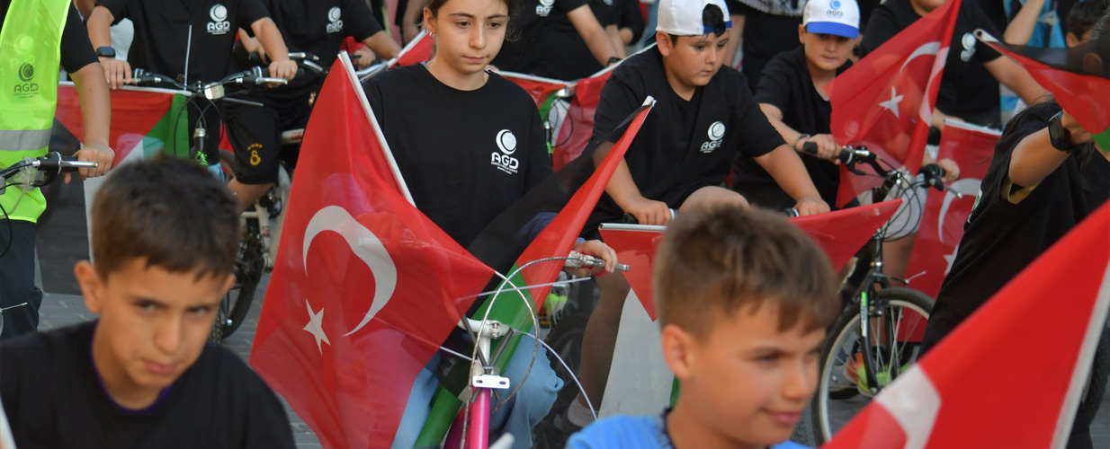 Nehirden Denize Özgür Filistin